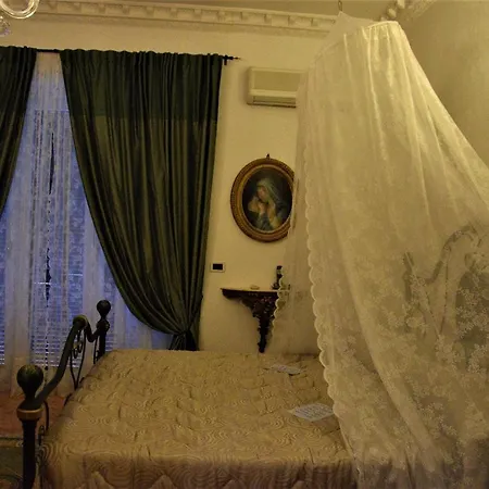Vittoria Colonna *